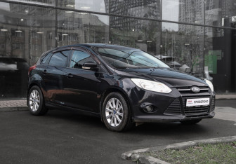 Подержанный автомобиль Ford Focus Hatchback 2011 года (3 фото)