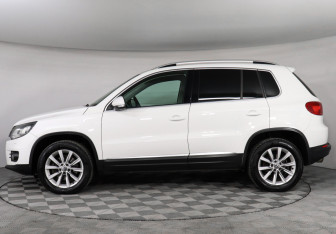 Подержанный автомобиль Volkswagen Tiguan 2011 года (8 фото)
