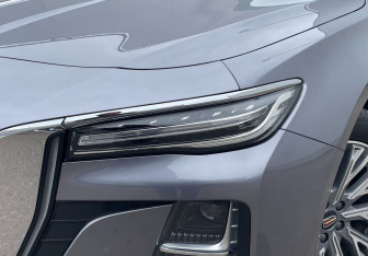 Подержанный автомобиль Hongqi H5 2024 года (25 фото)