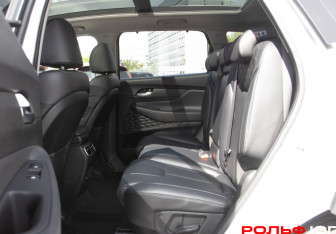 Подержанный автомобиль Hyundai Santa Fe 2021 года (8 фото)