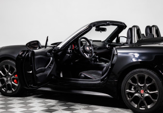 Подержанный автомобиль Fiat 124 Spider 2017 года (21 фото)