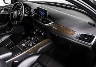 Подержанный автомобиль Audi A6 Sedan 2014 года (22 фото)