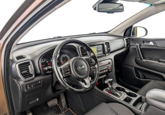 Подержанный автомобиль Kia Sportage 2017 года (16 фото)