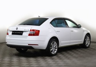 Подержанный автомобиль Skoda Octavia Liftback 2019 года (5 фото)