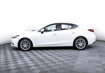 Подержанный автомобиль Mazda 3 Sedan 2018 года (3 фото)