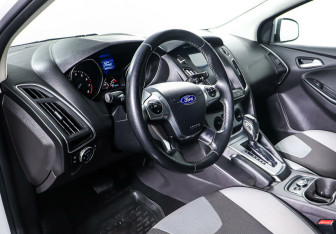 Подержанный автомобиль Ford Focus Wagon 2014 года (10 фото)