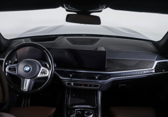 Подержанный автомобиль BMW X7 2023 года (16 фото)