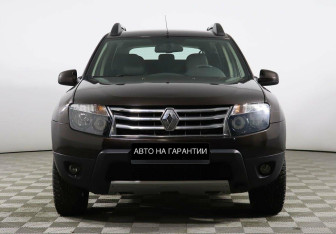 Подержанный автомобиль Renault Duster 2014 года (2 фото)