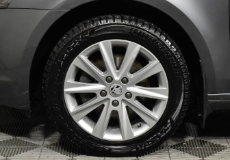 Подержанный автомобиль Skoda Octavia Liftback 2014 года (7 фото)