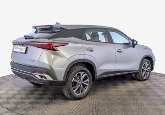 Подержанный автомобиль Omoda C5 2024 года (5 фото)