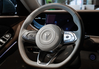 Подержанный автомобиль Voyah Free 2022 года (23 фото)