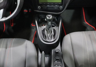 Подержанный автомобиль SEAT Leon Hatchback 2012 года (17 фото)