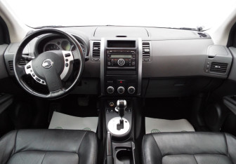 Подержанный автомобиль Nissan X-Trail 2008 года (5 фото)