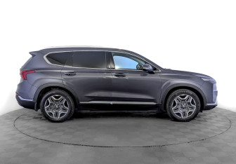 Подержанный автомобиль Hyundai Santa Fe 2022 года (4 фото)