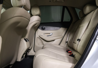 Подержанный автомобиль Mercedes-Benz GLC Coupe 2021 года (12 фото)