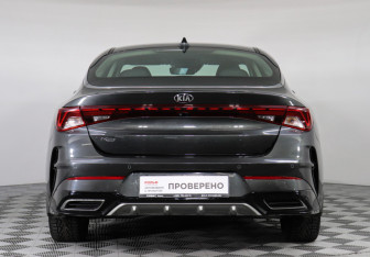 Подержанный автомобиль Kia K5 2021 года (6 фото)