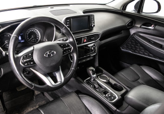 Подержанный автомобиль Hyundai Santa Fe 2018 года (9 фото)