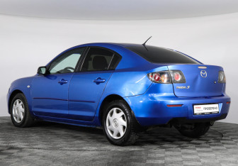 Подержанный автомобиль Mazda 3 Sedan 2005 года (4 фото)