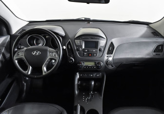 Подержанный автомобиль Hyundai ix35 2015 года (11 фото)