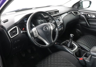 Подержанный автомобиль Nissan Qashqai 2014 года (9 фото)