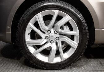 Подержанный автомобиль Land Rover Range Rover Sport 2020 года (30 фото)