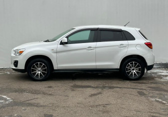 Подержанный автомобиль Mitsubishi ASX 2014 года (8 фото)