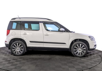 Подержанный автомобиль Skoda Yeti 2015 года (4 фото)