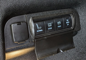Подержанный автомобиль Ford Explorer 2018 года (27 фото)