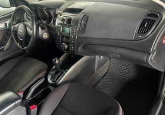 Подержанный автомобиль Kia Cerato Sedan 2013 года (9 фото)