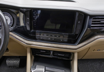 Подержанный автомобиль Volkswagen Touareg 2019 года (15 фото)