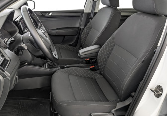 Подержанный автомобиль Skoda Rapid Liftback 2022 года (20 фото)