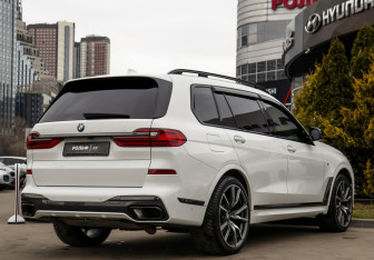 Подержанный автомобиль BMW X7 2020 года (4 фото)