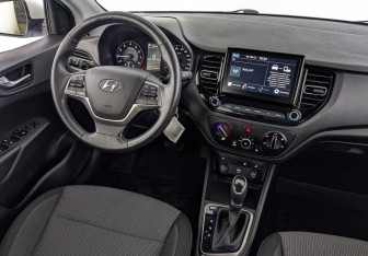 Подержанный автомобиль Hyundai Solaris Sedan 2021 года (28 фото)