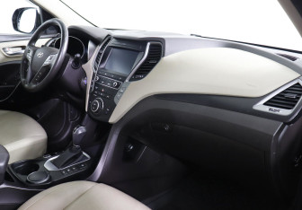 Подержанный автомобиль Hyundai Santa Fe 2016 года (5 фото)