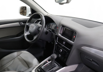 Подержанный автомобиль Audi Q5 2013 года (10 фото)