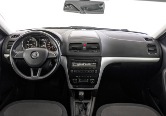 Подержанный автомобиль Skoda Yeti 2015 года (14 фото)
