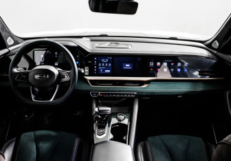 Подержанный автомобиль Geely Monjaro 2023 года (11 фото)