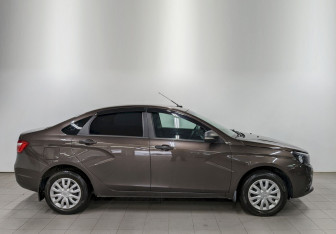 Подержанный автомобиль LADA (ВАЗ) Vesta Sedan 2021 года (4 фото)