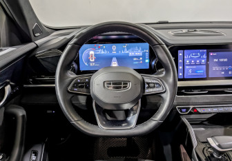 Подержанный автомобиль Geely Monjaro 2024 года (23 фото)