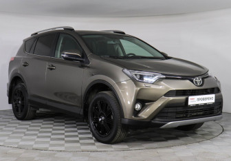 Подержанный автомобиль Toyota RAV4 2017 года (3 фото)