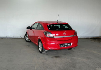Подержанный автомобиль Opel Astra Hatchback 2009 года (4 фото)