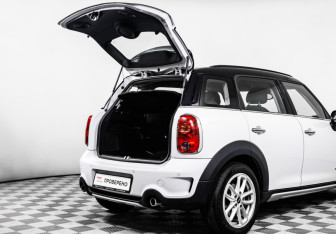 Подержанный автомобиль MINI Countryman 2016 года (14 фото)