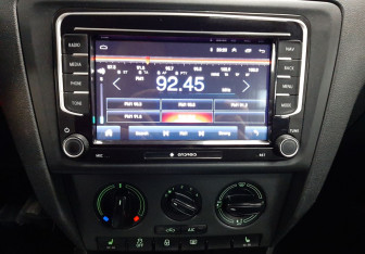 Подержанный автомобиль Skoda Rapid Liftback 2016 года (12 фото)