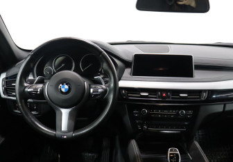 Подержанный автомобиль BMW X6 2019 года (15 фото)