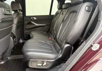Подержанный автомобиль BMW X7 2020 года (11 фото)
