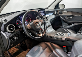 Подержанный автомобиль Mercedes-Benz GLC Coupe 2018 года (16 фото)