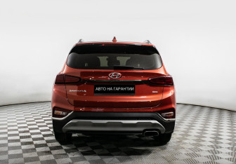 Подержанный автомобиль Hyundai Santa Fe 2018 года (4 фото)