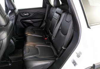 Подержанный автомобиль Jeep Cherokee 2018 года (18 фото)
