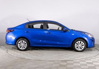 Подержанный автомобиль Kia Rio Sedan 2020 года (4 фото)