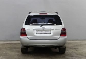 Подержанный автомобиль Toyota Highlander 2004 года (6 фото)